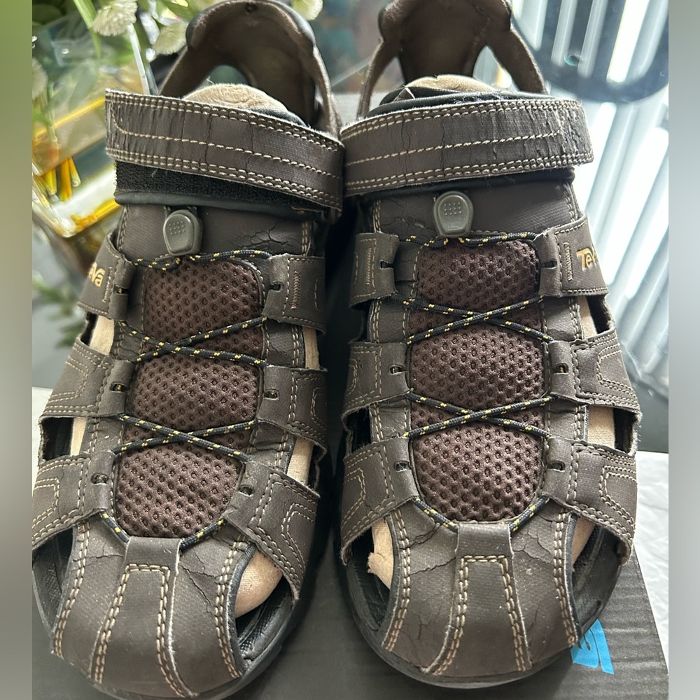 Teva, M Forebay Men’s Sandals, Size 11